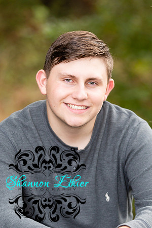 Evan Servais Senior Portrait 2022 -October 25, 2021 - Shannon Ethier Photography-10