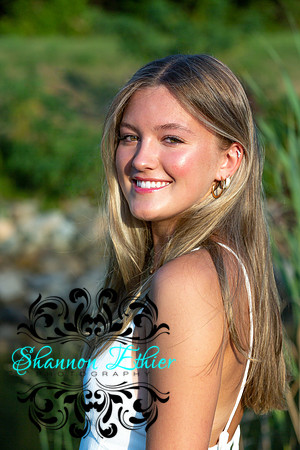 Maren Jones SJP 2024 - Senior Portrait - August 20, 2023 - Shannon Ethier Photography - 8316_-3