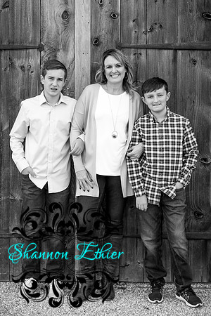 The Mooney Family 2019-0243-2