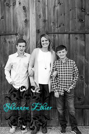 The Mooney Family 2019-0244-2