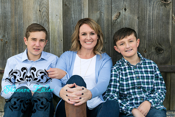 The Mooney Family 2019-0257