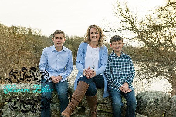 The Mooney Family 2019-0259