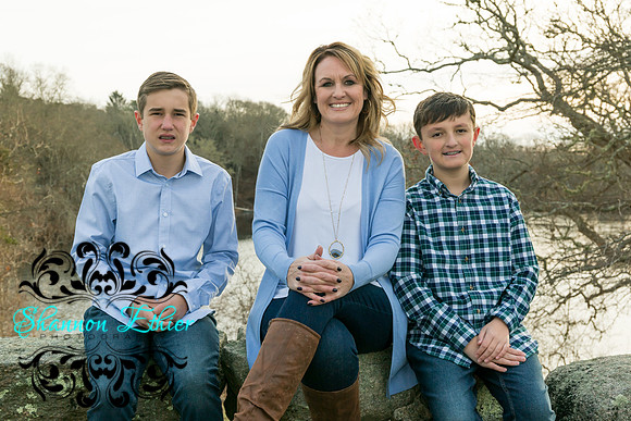The Mooney Family 2019-0260