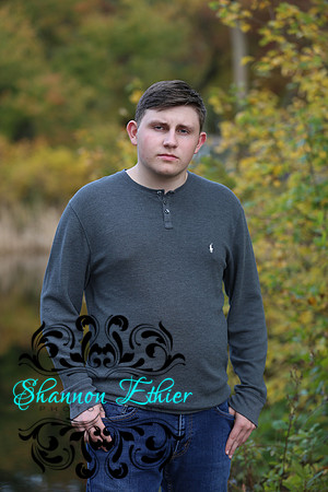 Evan Senior Portraits 2022 -October 25, 2021 - Shannon Ethier Photography-7