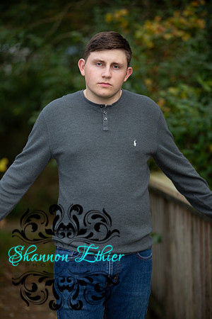 Evan Senior Portraits 2022 -October 25, 2021 - Shannon Ethier Photography-10