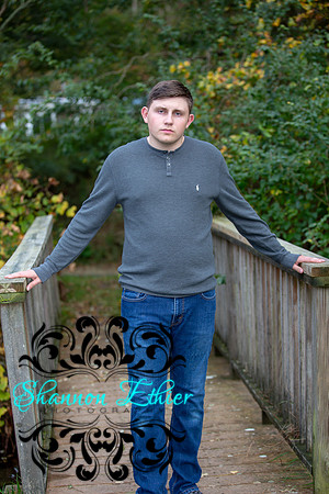 Evan Senior Portraits 2022 -October 25, 2021 - Shannon Ethier Photography-9