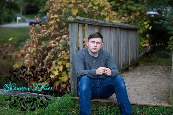 Evan Senior Portraits 2022 -October 25, 2021 - Shannon Ethier Photography-13