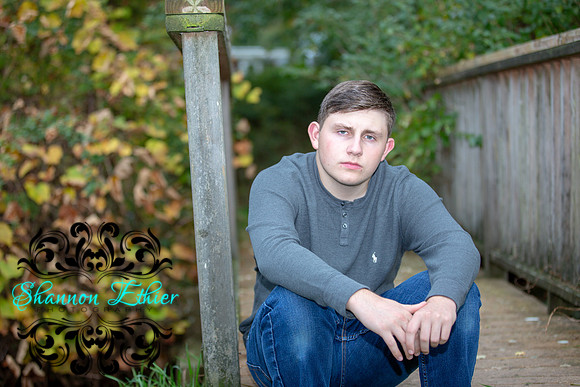 Evan Senior Portraits 2022 -October 25, 2021 - Shannon Ethier Photography-15