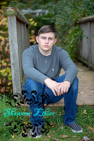 Evan Senior Portraits 2022 -October 25, 2021 - Shannon Ethier Photography-17
