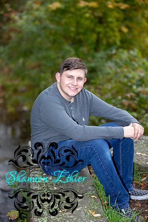 Evan Senior Portraits 2022 -October 25, 2021 - Shannon Ethier Photography-23