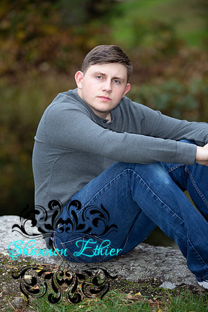 Evan Senior Portraits 2022 -October 25, 2021 - Shannon Ethier Photography-19