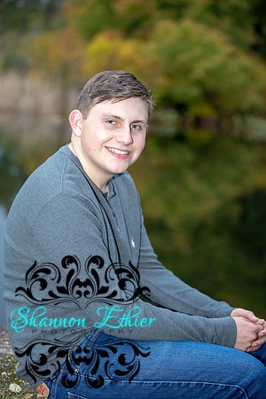 Evan Senior Portraits 2022 -October 25, 2021 - Shannon Ethier Photography-27