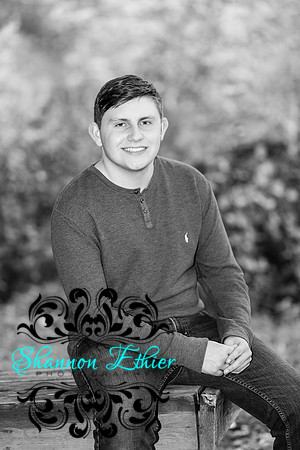 Evan Servais Senior Portrait 2022 -October 25, 2021 - Shannon Ethier Photography-2